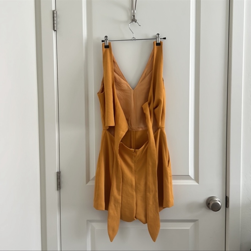 Aritzia Wilfred Ecoulement V-Neck Romper - Mustard Yellow (6) - Picture 10 of 10